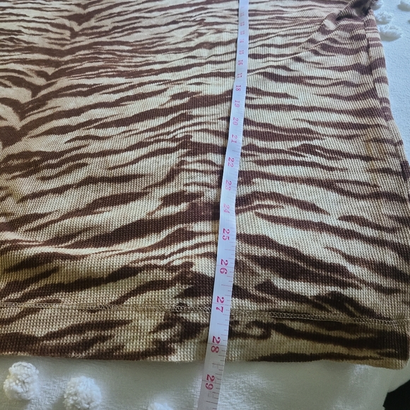 Lauren Ralph Lauren Active Waffle Knit T-Shirt Size 2X Brown & Tan Zebra Print - Picture 7 of 8